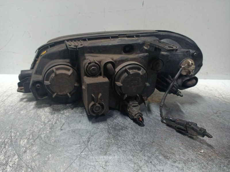 Recambio de faro derecho para kia shuma ii 1.6 ls berlina portón referencia OEM IAM   