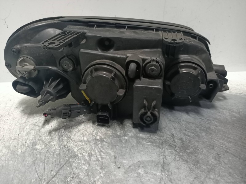 Recambio de faro izquierdo para kia shuma ii 1.6 cat referencia OEM IAM   