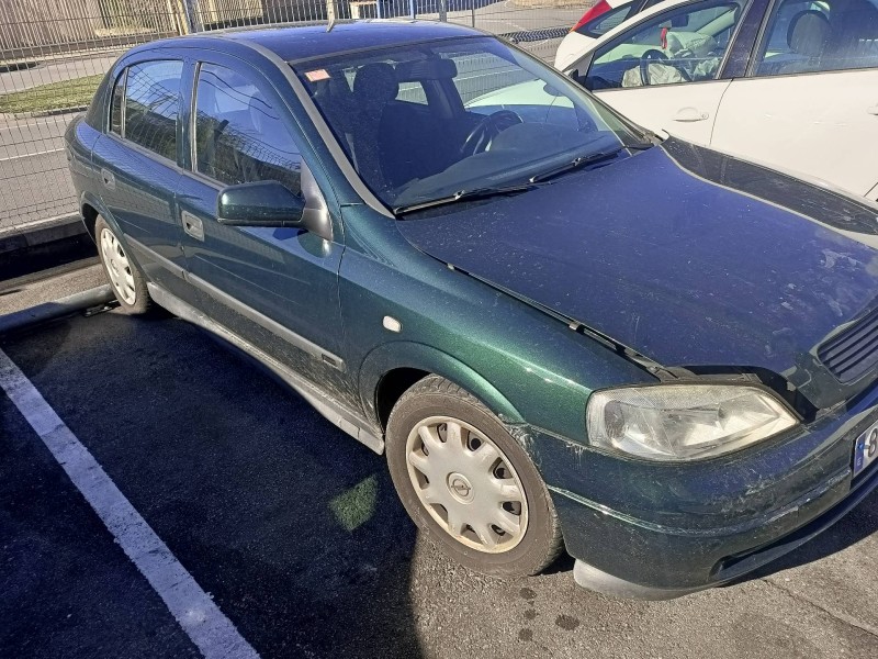 opel astra g berlina del año 2001