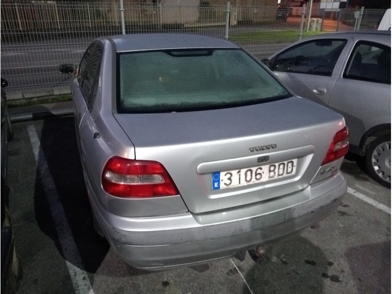 volvo s40 berlina del año 2000