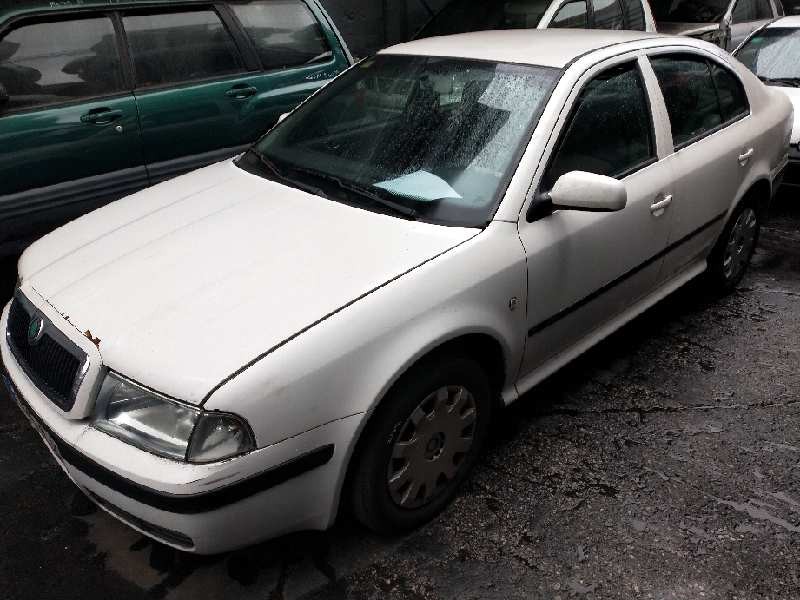 skoda octavia berlina (1u2) del año 2003