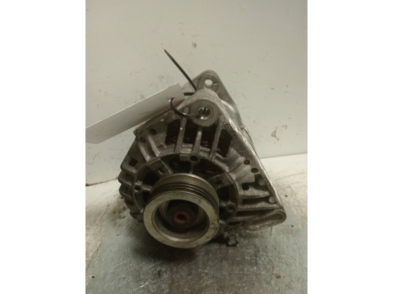 Recambio de alternador para dacia sandero ambiance referencia OEM IAM 8200600044  