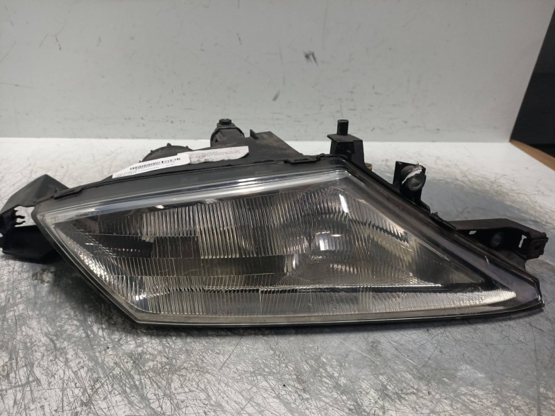 Recambio de faro derecho para lancia lancia y cosmopolitan referencia OEM IAM   