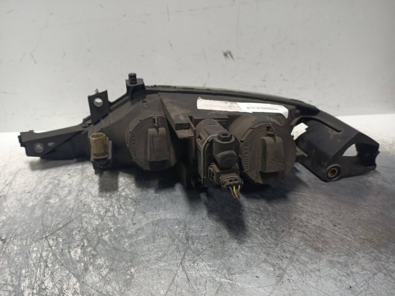 Recambio de faro derecho para lancia lancia y cosmopolitan referencia OEM IAM   