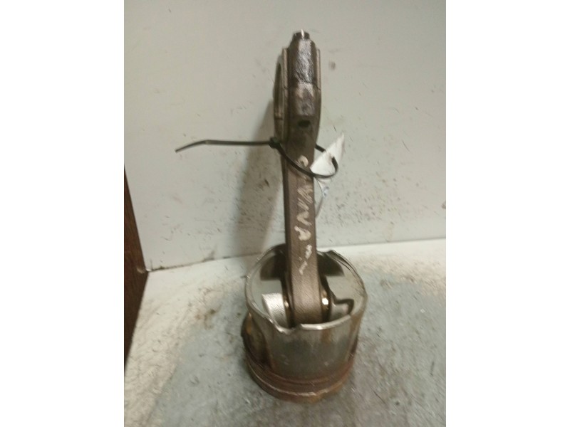Recambio de piston para opel vivaro combi 2.7t corto referencia OEM IAM    Recambio de piston para opel vivaro combi 2.7t corto referencia OEM IAM