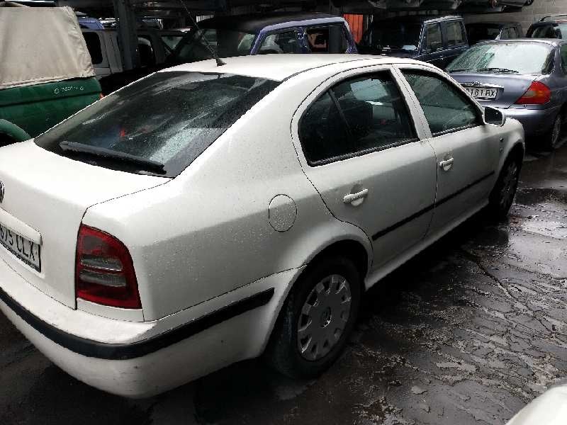 skoda octavia berlina (1u2) del año 2003