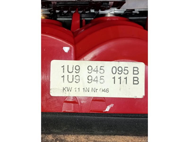 Recambio de piloto trasero izquierdo para skoda octavia berlina (1u2) ambiente referencia OEM IAM 1U9945095B 1U9945111B 