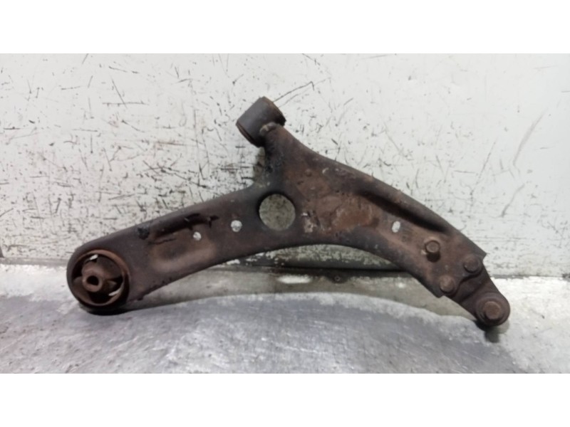 Recambio de brazo suspension inferior delantero derecho para kia cee´d 1.6 gdi cat referencia OEM IAM   