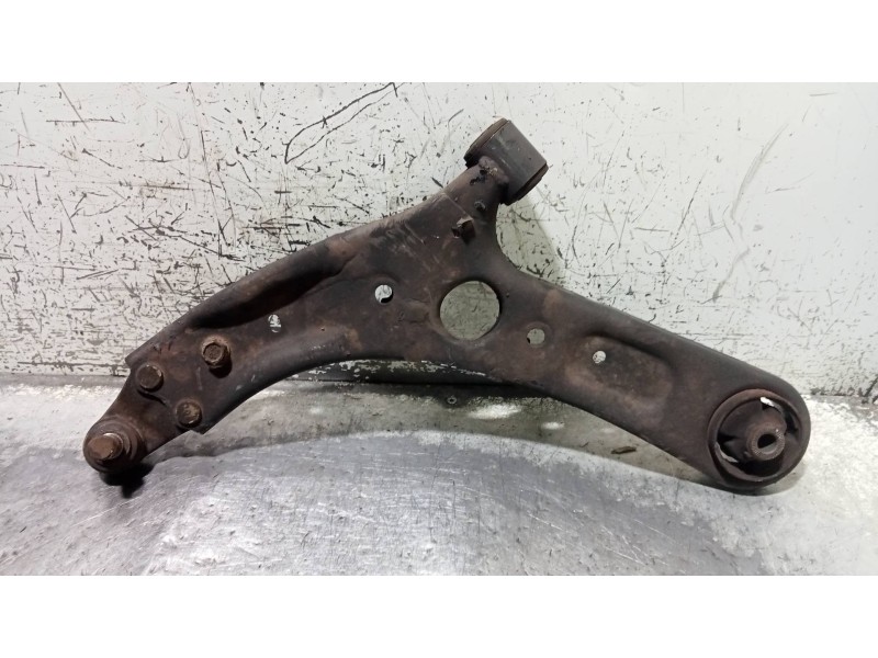 Recambio de brazo suspension inferior delantero izquierdo para kia cee´d 1.6 gdi cat referencia OEM IAM   