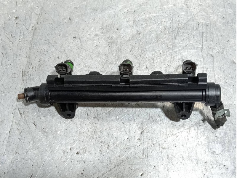 Recambio de rampa inyectora para volkswagen polo (9n1) highline referencia OEM IAM 03E133319  