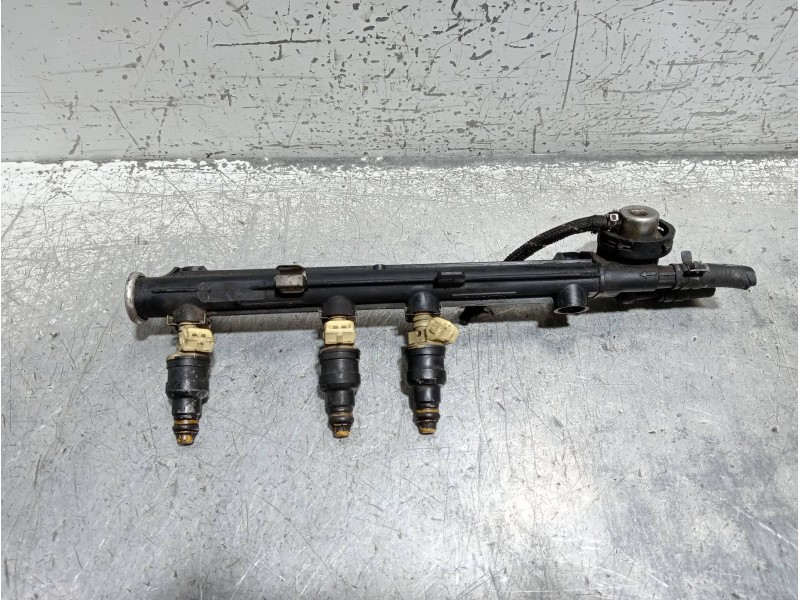 Recambio de rampa inyectora para volkswagen vento (1h2) gl referencia OEM IAM 037133317N  