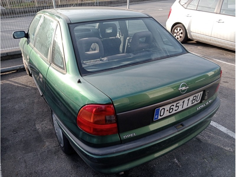 opel astra f berlina del año 1997