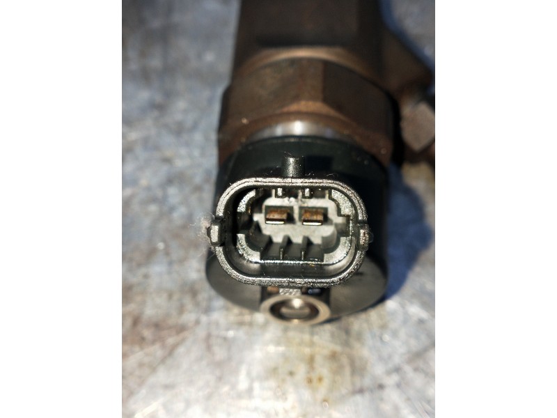 Recambio de inyector para volvo s40 berlina 1.9 d+ (85kw) referencia OEM IAM 0445110021 77001110 BOSCH