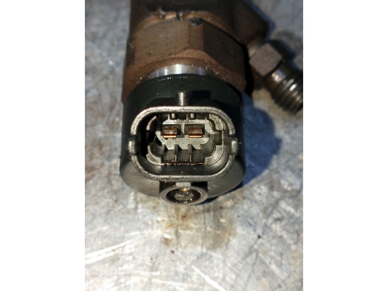 Recambio de inyector para volvo s40 berlina 1.9 d+ (85kw) referencia OEM IAM 0445110021 77001110 77001110