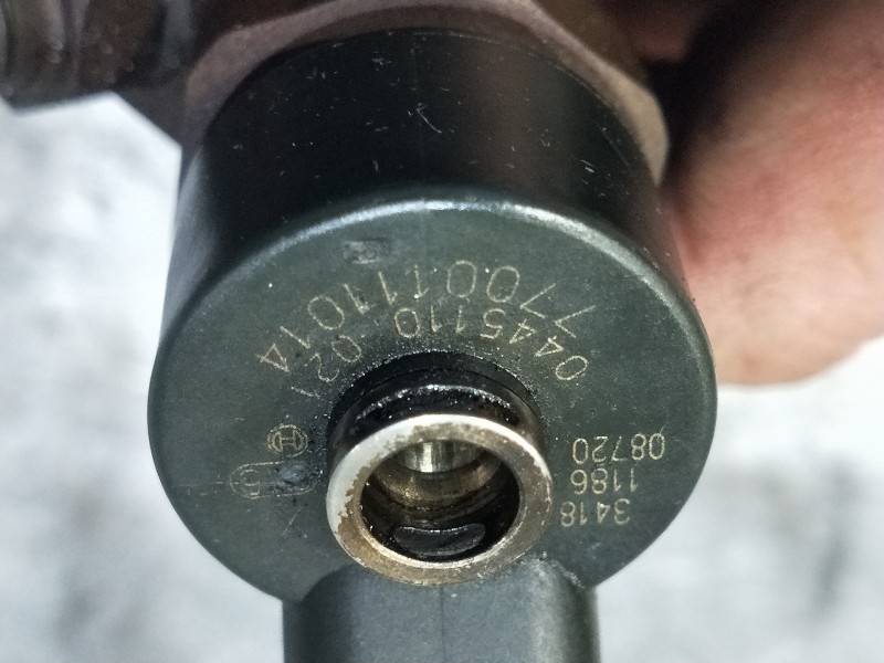 Recambio de inyector para volvo s40 berlina 1.9 d+ (85kw) referencia OEM IAM 0445110021 77001110 77001110