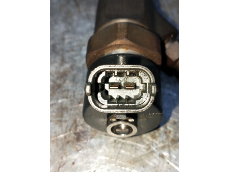 Recambio de inyector para volvo s40 berlina 1.9 d+ (85kw) referencia OEM IAM 0445110021 77001110 BOSCH