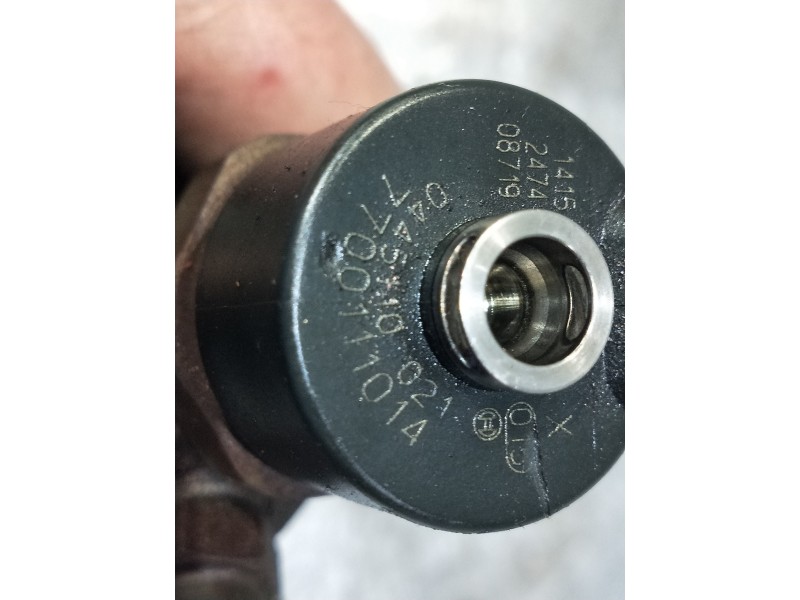 Recambio de inyector para volvo s40 berlina 1.9 d+ (85kw) referencia OEM IAM 0445110021 77001110 BOSCH