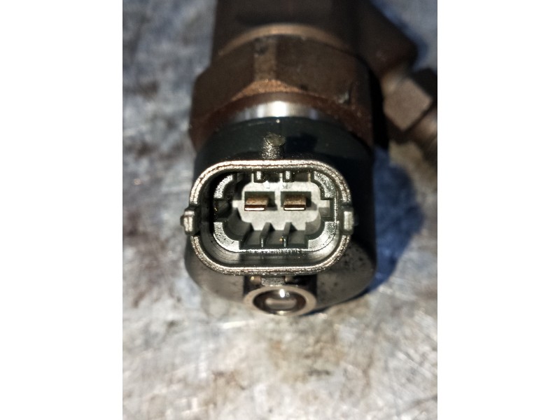 Recambio de inyector para volvo s40 berlina 1.9 d+ (85kw) referencia OEM IAM 0445110021 77001110 BOSCH
