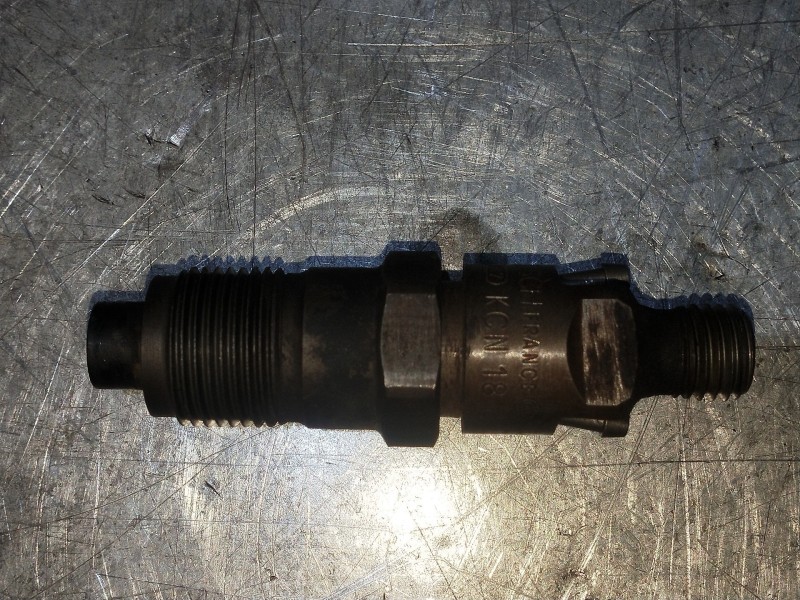 Recambio de inyector para nissan vanette cargo vanette cargo combi - 5 referencia OEM IAM KCN18P1  BOSCH