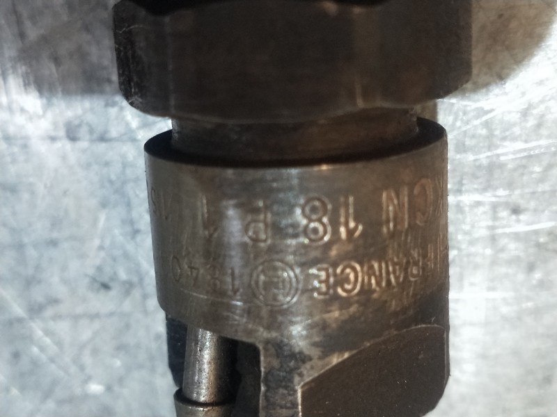 Recambio de inyector para nissan vanette cargo vanette cargo combi - 5 referencia OEM IAM KCN18P1  BOSCH