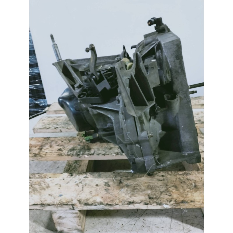 Recambio de caja cambios para renault megane ii berlina 3p confort authentique referencia OEM IAM JR5102 A163697 5V
