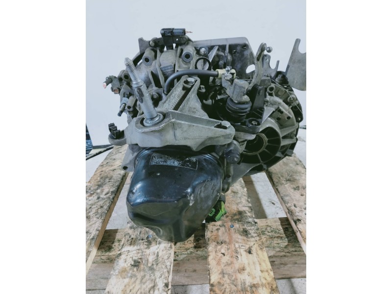 Recambio de caja cambios para renault megane ii berlina 3p confort authentique referencia OEM IAM JR5102 A163697 5V