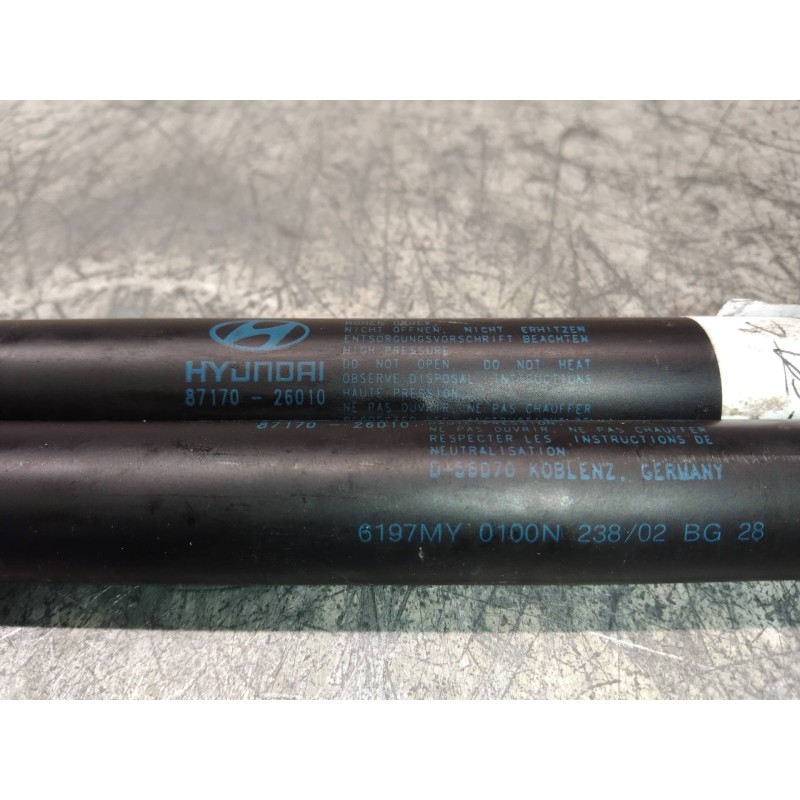 Recambio de amortiguadores maletero / porton para hyundai santa fe (sm) 2.0 gls crdi referencia OEM IAM 8717026010  0100N