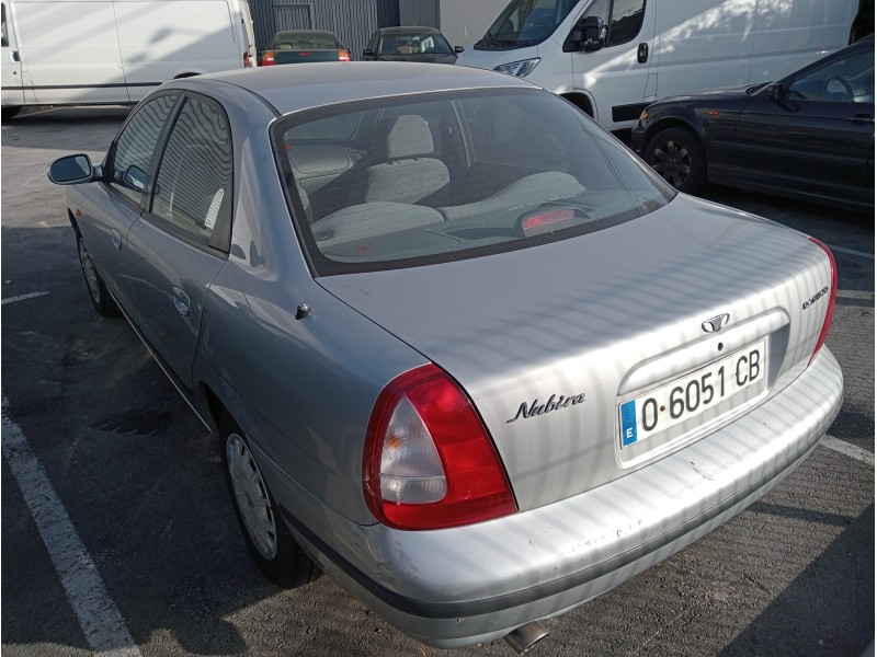daewoo nubira berlina del año 1998