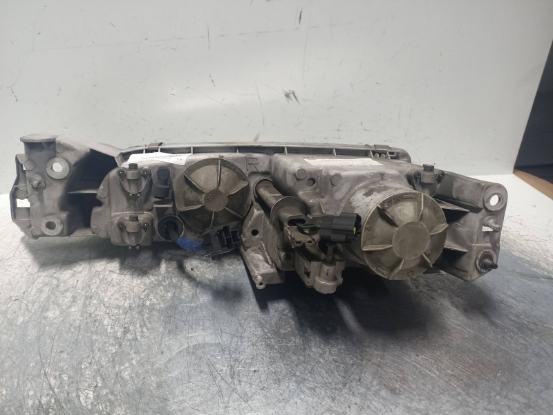 Recambio de faro derecho para mazda 626 berlina (ge) 2.5 v6 24v cat referencia OEM IAM   