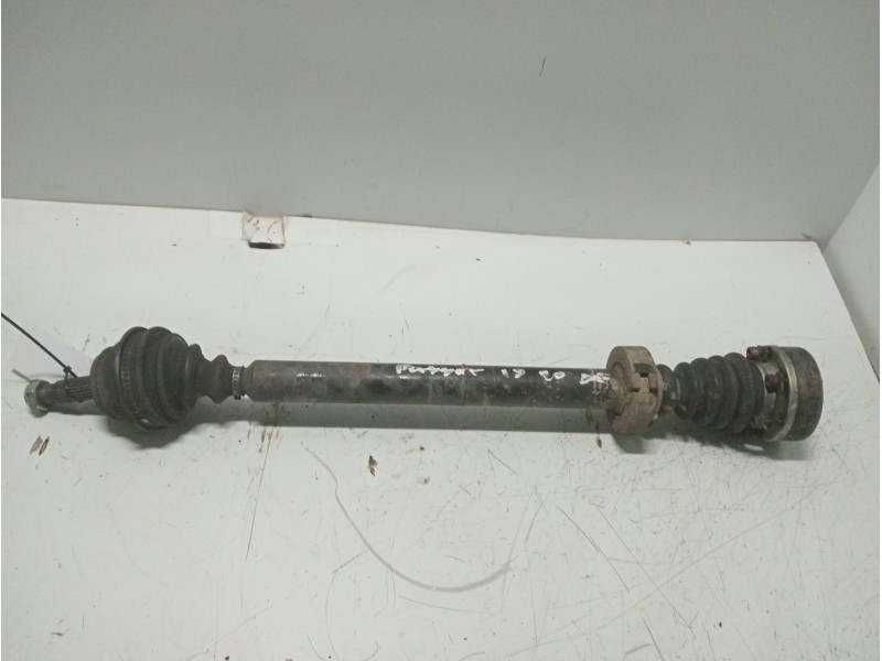 Recambio de transmision delantera derecha para volkswagen passat berlina (312) 1.8 referencia OEM IAM   