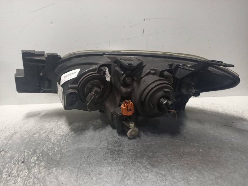 Recambio de faro derecho para mazda 3 berlina (bk) 1.6 crdt active referencia OEM IAM   