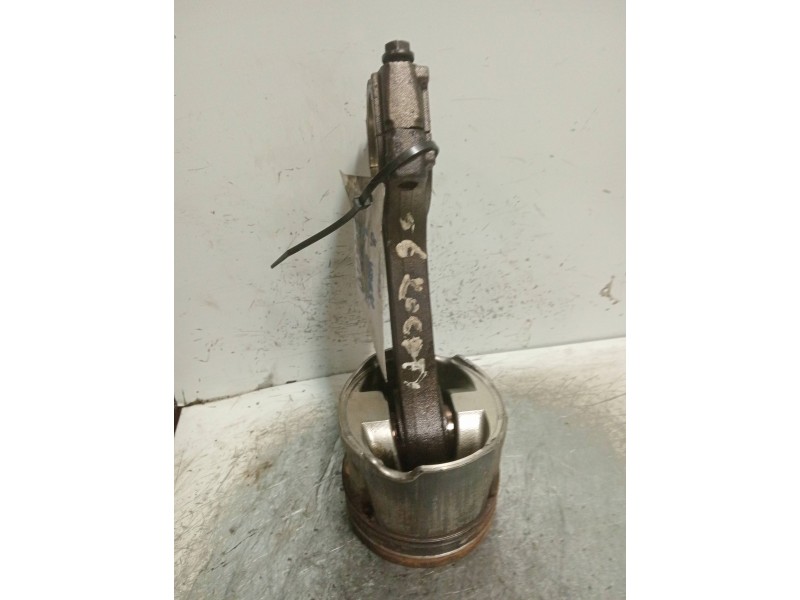 Recambio de piston para opel vivaro caja abierta (07.2006 =>) plataforma baja referencia OEM IAM 10653   Recambio de piston para opel vivaro caja abierta (07.2006 =>) plataforma baja referencia OEM IAM 10653