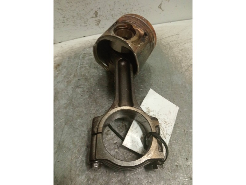 Recambio de piston para opel vivaro caja abierta (07.2006 =>) plataforma baja referencia OEM IAM 10653   Recambio de piston para opel vivaro caja abierta (07.2006 =>) plataforma baja referencia OEM IAM 10653