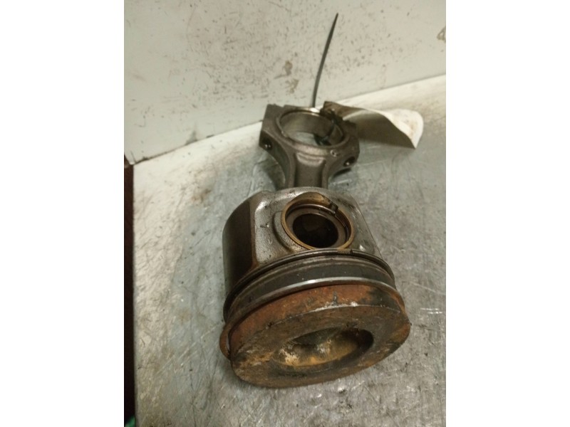 Recambio de piston para bmw serie 5 lim. (f10) 520d referencia OEM IAM 8040ME  