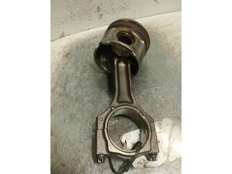 Recambio de piston para bmw serie 5 lim. (f10) 520d referencia OEM IAM 8040ME  