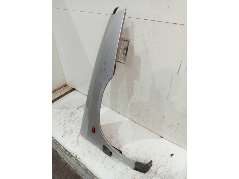 Recambio de aleta delantera derecha para citroen xantia berlina 1.9 td sx referencia OEM IAM   