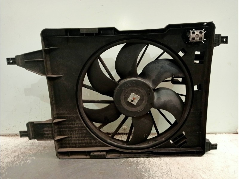 Recambio de electroventilador para renault scenic ii dynamique referencia OEM IAM 8200680824 5020232 