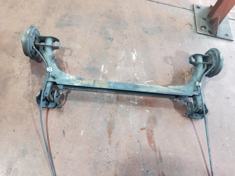 Recambio de puente trasero para volkswagen golf iii berlina (1h1) cl referencia OEM IAM   