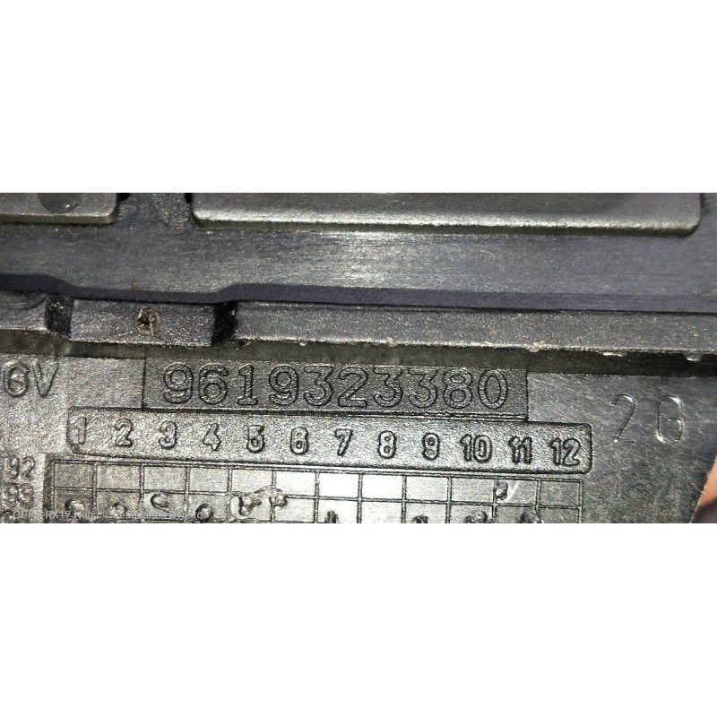 Recambio de mando elevalunas delantero izquierdo para citroen xantia berlina 1.9 td sx referencia OEM IAM 9619323380  
