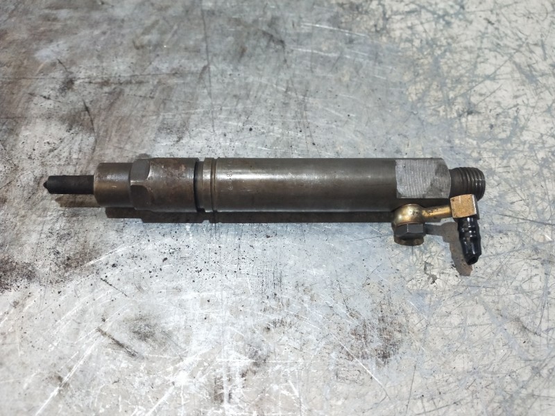 Recambio de inyector para opel movano furgón corto 2.8t referencia OEM IAM 0432193757  BOSCH