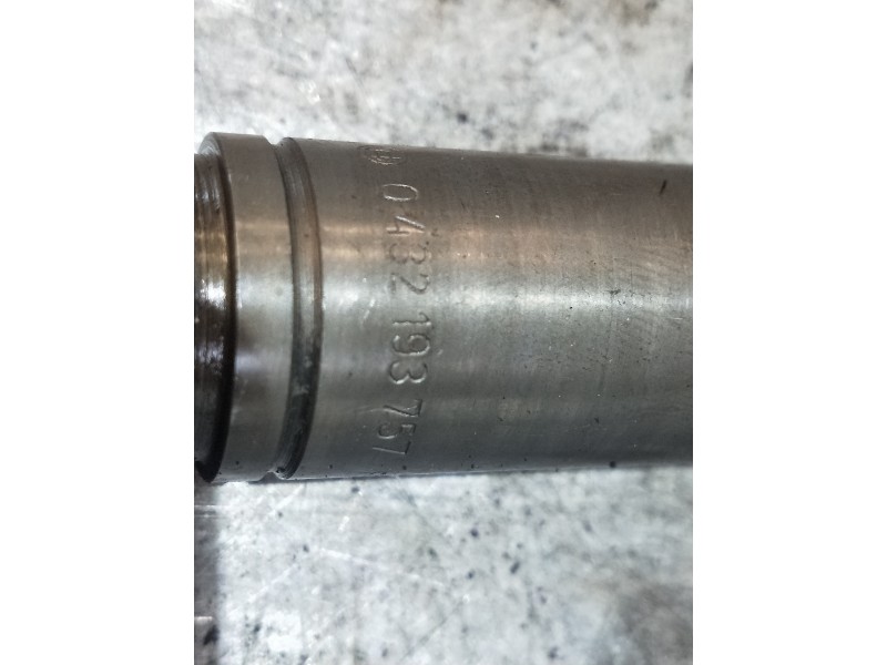 Recambio de inyector para opel movano furgón corto 2.8t referencia OEM IAM 0432193757  BOSCH