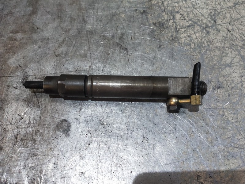 Recambio de inyector para opel movano furgón corto 2.8t referencia OEM IAM 0432193757  BOSCH