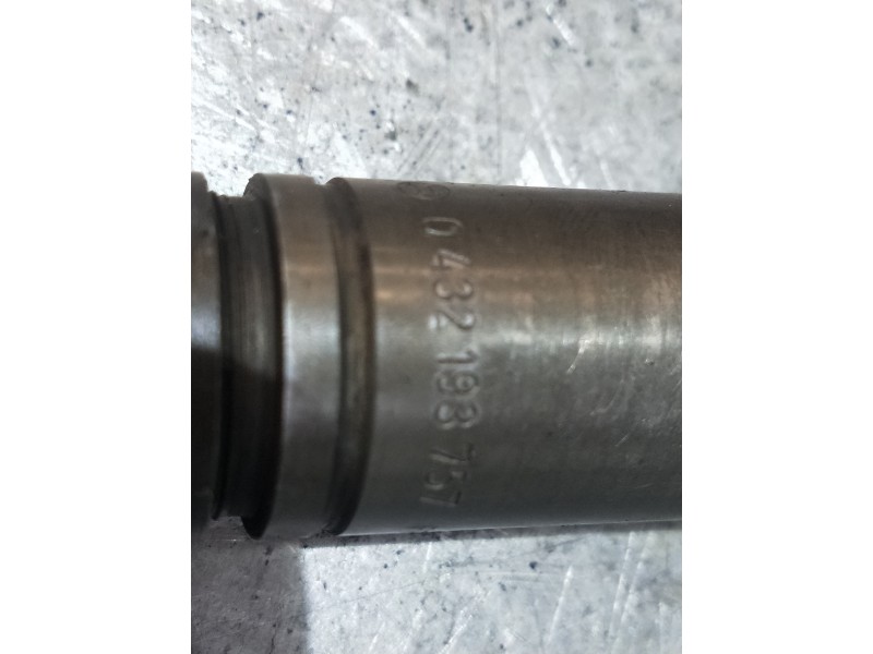 Recambio de inyector para opel movano furgón corto 2.8t referencia OEM IAM 0432193757  BOSCH