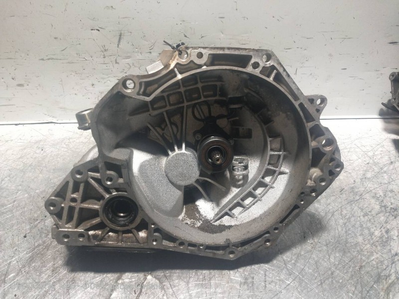 Recambio de caja cambios para opel tigra twin top 1.4 16v referencia OEM IAM F13C374 B07552 C374
