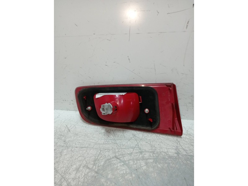 Recambio de piloto trasero derecho interior para mazda 2 berlina (dy) 1.4 diesel cat referencia OEM IAM   