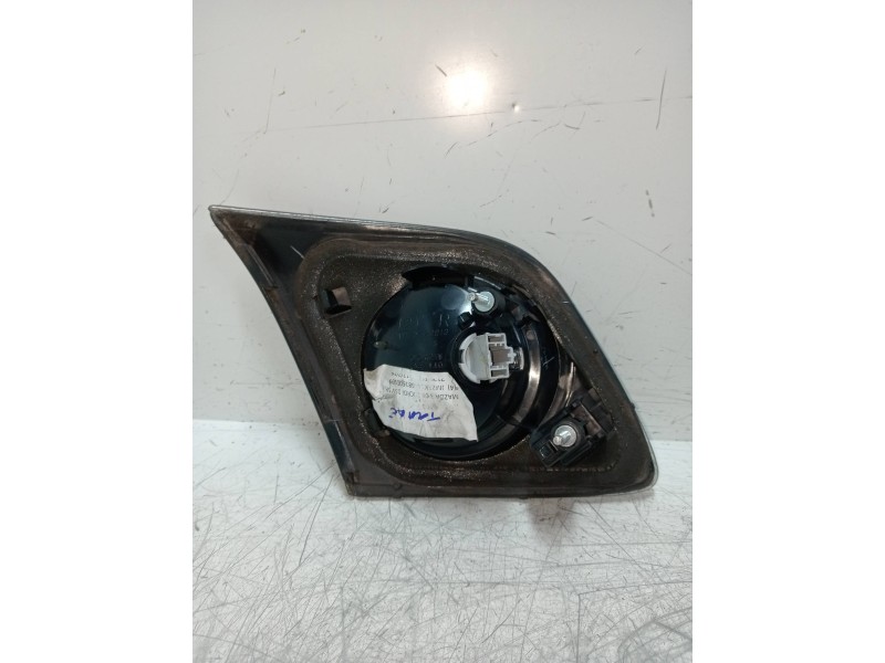 Recambio de piloto trasero derecho interior para mazda 3 berlina (bk) 2.0 crdt sportive referencia OEM IAM   