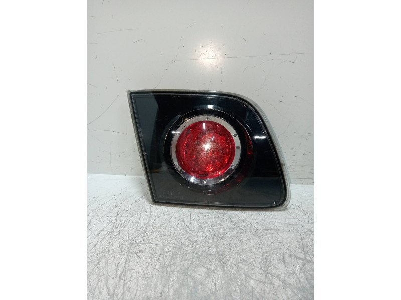Recambio de piloto trasero izquierdo interior para mazda 3 berlina (bk) referencia OEM IAM    Recambio de piloto trasero izquierdo interior para mazda 3 berlina (bk) referencia OEM IAM
