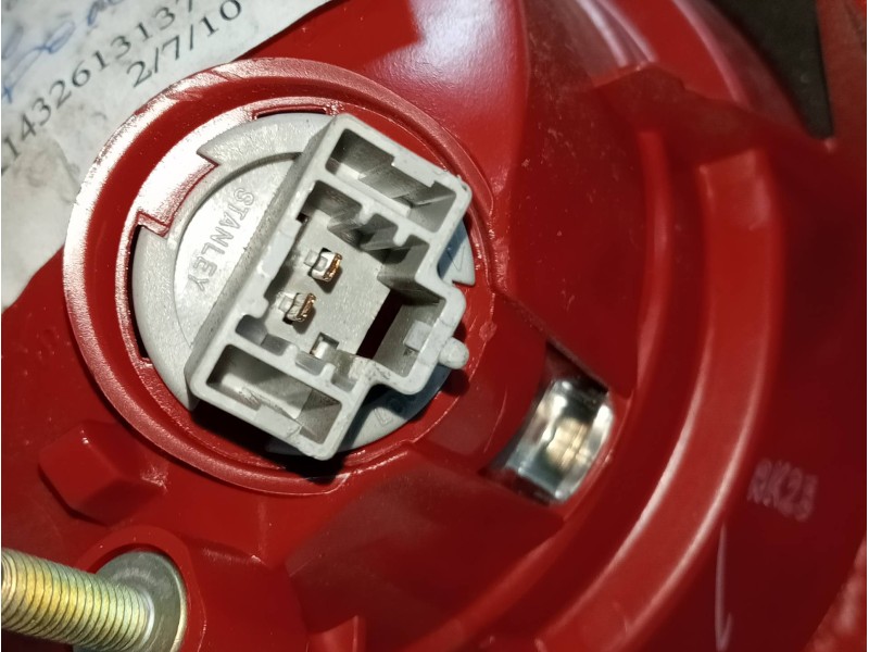 Recambio de piloto trasero izquierdo interior para mazda 3 berlina (bk) 1.6 cd diesel cat referencia OEM IAM   