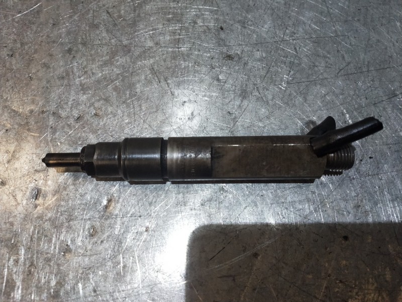 Recambio de inyector para seat toledo (1m2) signo referencia OEM IAM 038130201G 0432193733 BOSCH