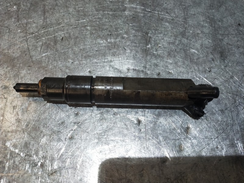 Recambio de inyector para seat toledo (1m2) signo referencia OEM IAM 038130201G 0432193733 BOSCH